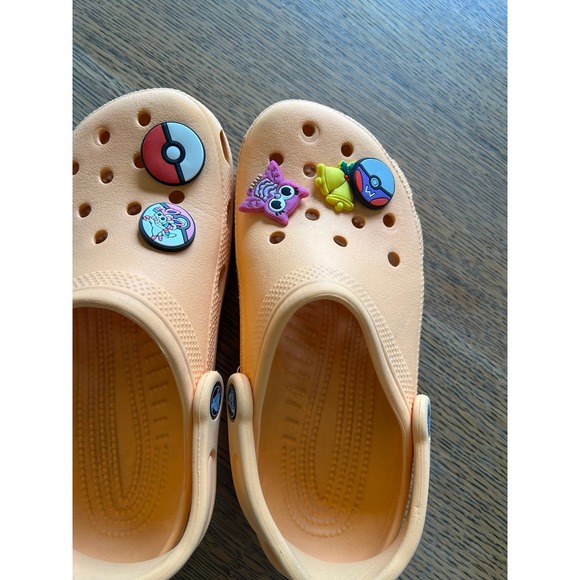 Crocs with 6 Charms – Peachy‎ Orange – Size 4/6 - Picture 4 of 8